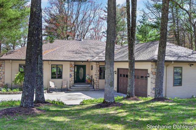 9160 Mill Pond Trail, Whitehall, MI 49461