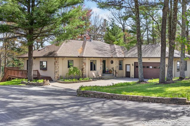 9160 Mill Pond Trail, Whitehall, MI 49461