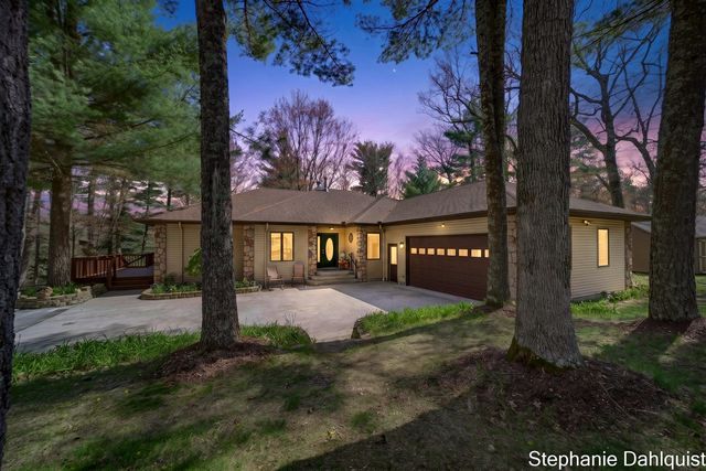 9160 Mill Pond Trail, Whitehall, MI 49461