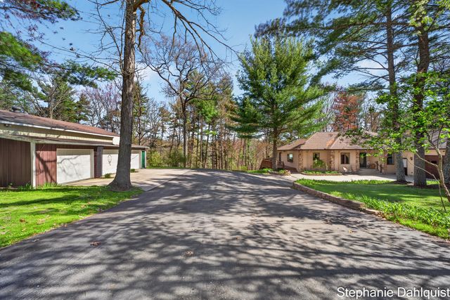 9160 Mill Pond Trail, Whitehall, MI 49461