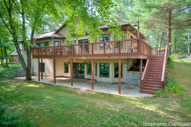 9160 Mill Pond Trail, Whitehall, MI 49461