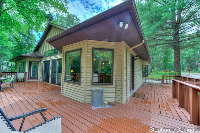 9160 Mill Pond Trail, Whitehall, MI 49461