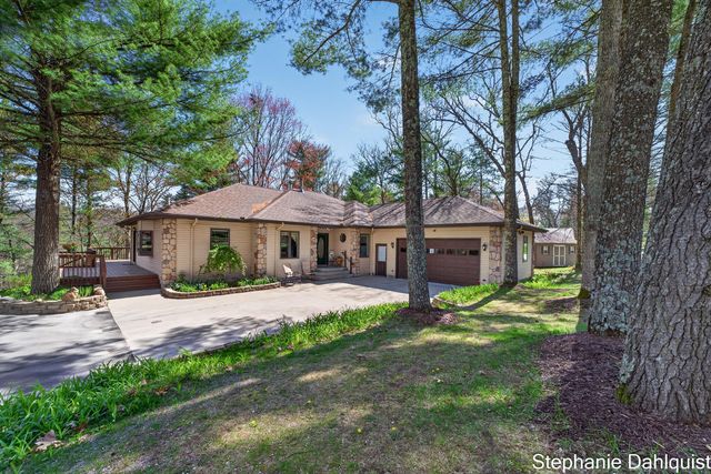 9160 Mill Pond Trail, Whitehall, MI 49461