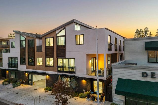 924 Woodside Road, Redwood City, CA 94061