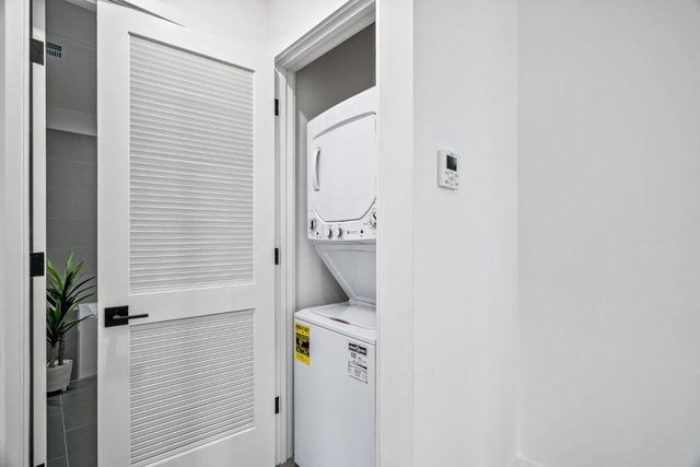 924 Woodside Road, Redwood City, CA 94061