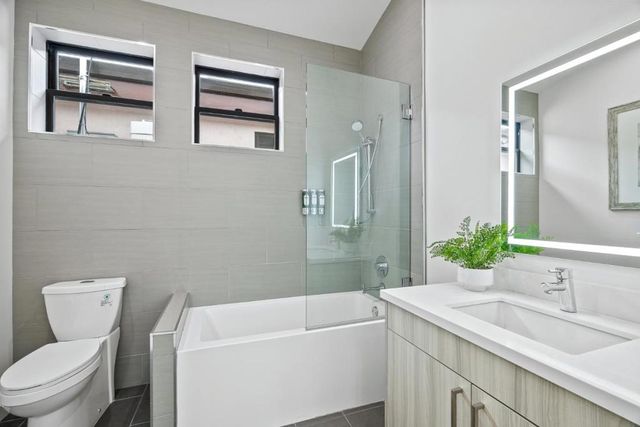 924 Woodside Road, Redwood City, CA 94061