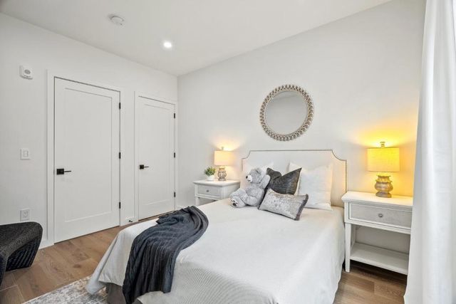 924 Woodside Road, Redwood City, CA 94061