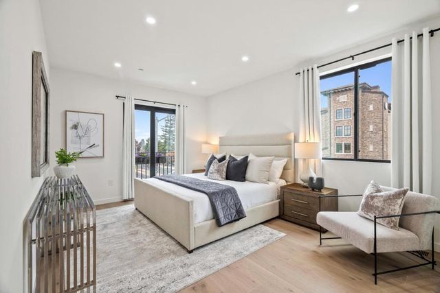 924 Woodside Road, Redwood City, CA 94061