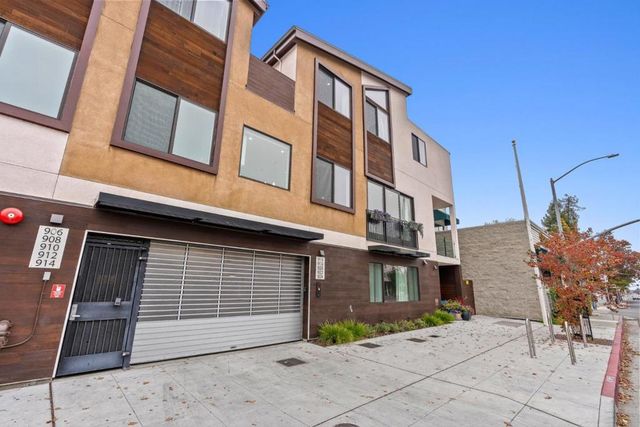 924 Woodside Road, Redwood City, CA 94061