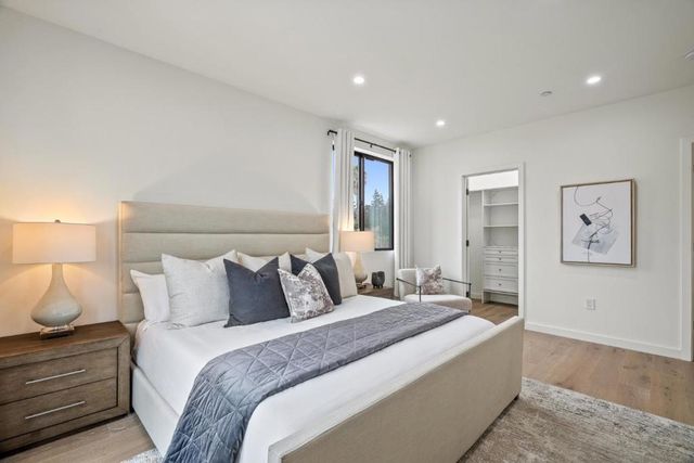 924 Woodside Road, Redwood City, CA 94061