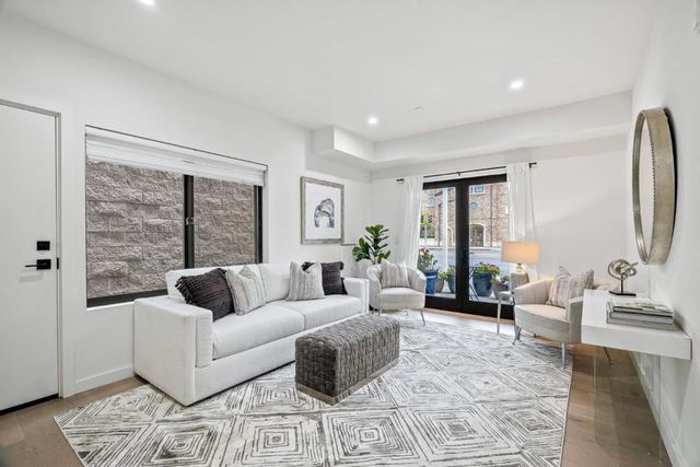 924 Woodside Road, Redwood City, CA 94061