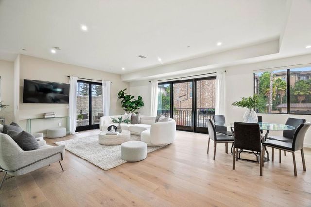 924 Woodside Road, Redwood City, CA 94061