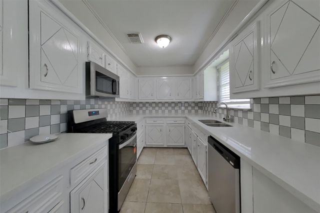 12306 Foxridge Drive, Houston, TX 77037