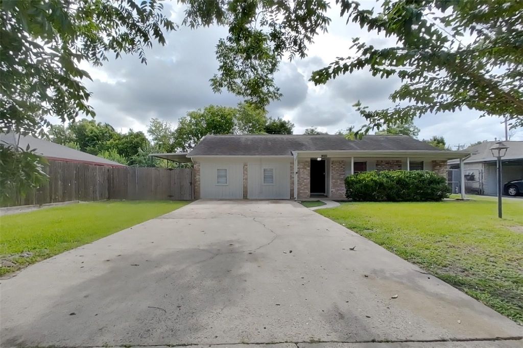12306 Foxridge Drive, Houston, TX 77037