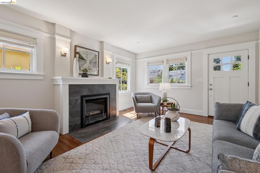 Image 10 of property listing at 949 Ordway Street, Albany, CA 94706