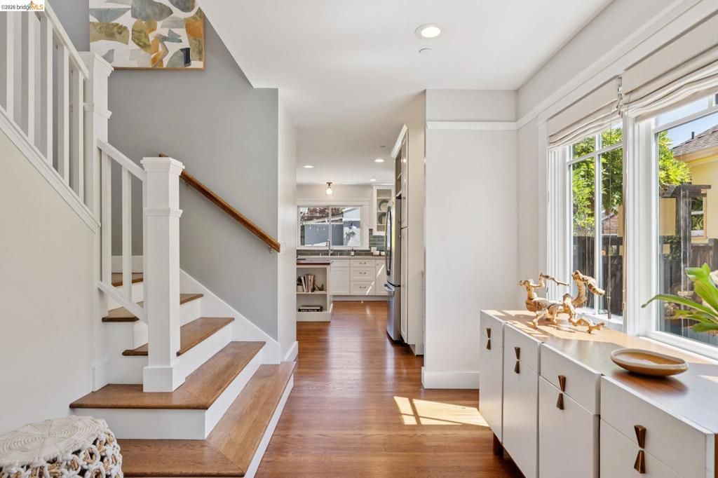 Image 12 of property listing at 949 Ordway Street, Albany, CA 94706