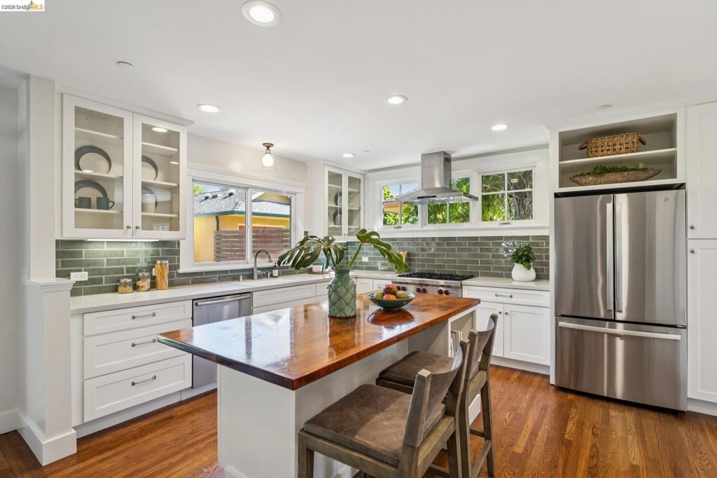 Image 15 of property listing at 949 Ordway Street, Albany, CA 94706