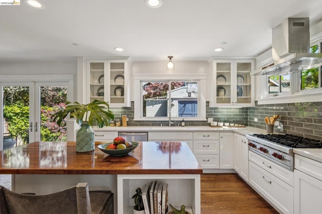 Image 16 of property listing at 949 Ordway Street, Albany, CA 94706