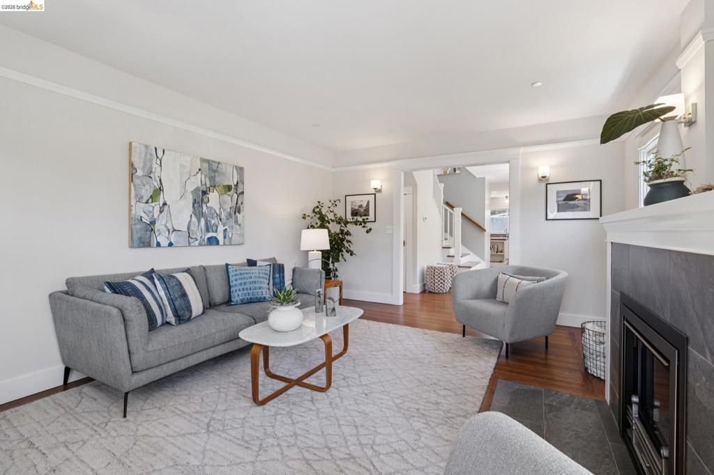 Image 8 of property listing at 949 Ordway Street, Albany, CA 94706