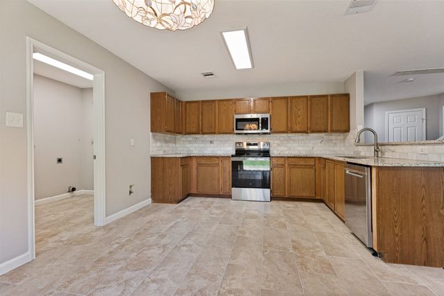 1004 Triple Crown Drive, Fort Worth, TX 76179