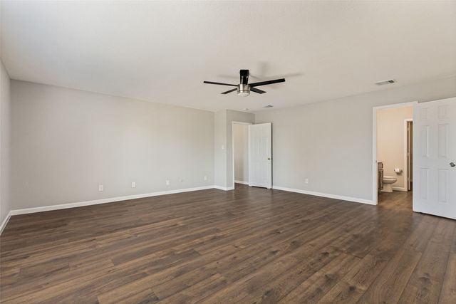 1004 Triple Crown Drive, Fort Worth, TX 76179
