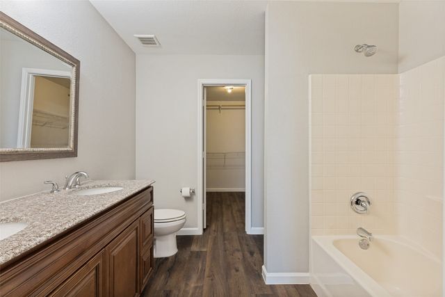 1004 Triple Crown Drive, Fort Worth, TX 76179