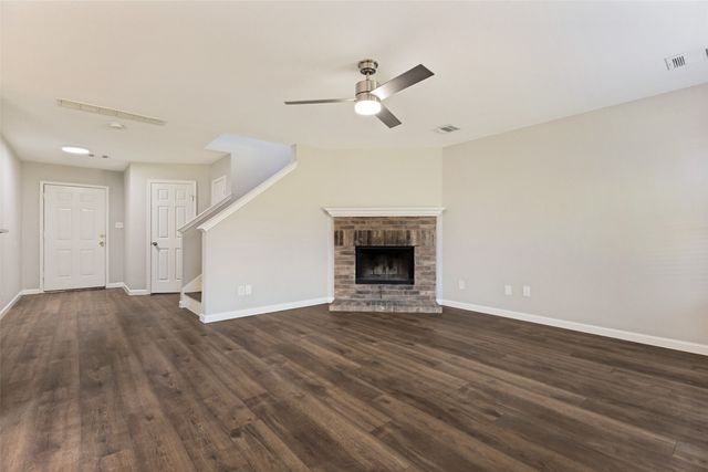 1004 Triple Crown Drive, Fort Worth, TX 76179