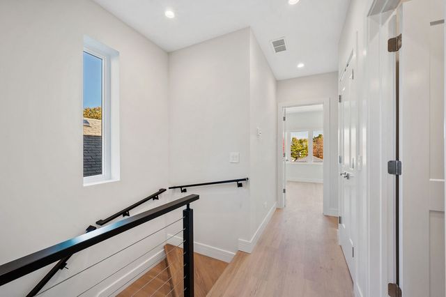 4959 N Merrimac Avenue, Chicago, IL 60630