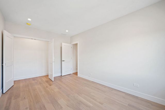 4959 N Merrimac Avenue, Chicago, IL 60630