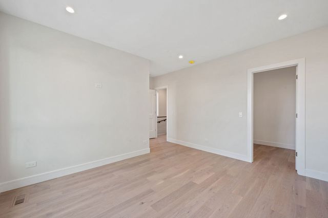 4959 N Merrimac Avenue, Chicago, IL 60630