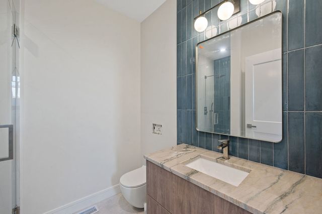 4959 N Merrimac Avenue, Chicago, IL 60630