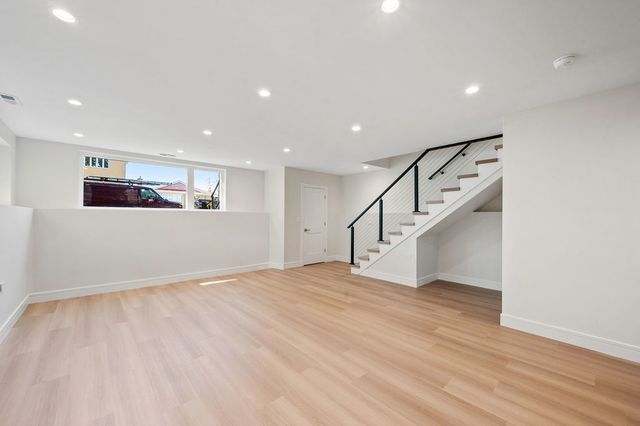 4959 N Merrimac Avenue, Chicago, IL 60630