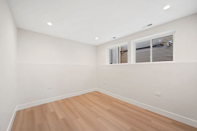 4959 N Merrimac Avenue, Chicago, IL 60630