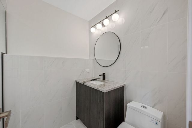 4959 N Merrimac Avenue, Chicago, IL 60630