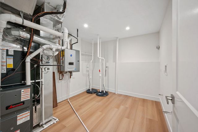 4959 N Merrimac Avenue, Chicago, IL 60630