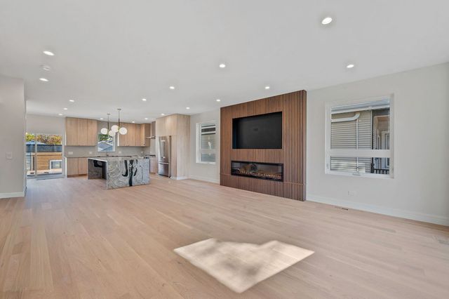 4959 N Merrimac Avenue, Chicago, IL 60630