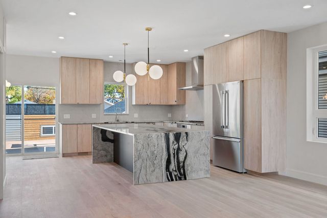 4959 N Merrimac Avenue, Chicago, IL 60630