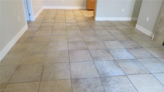 8805 JEFFREYS Street 1051, Las Vegas, NV 89123