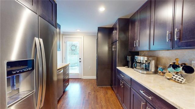 4432 Tomahawk Road, Prairie Village, KS 66208