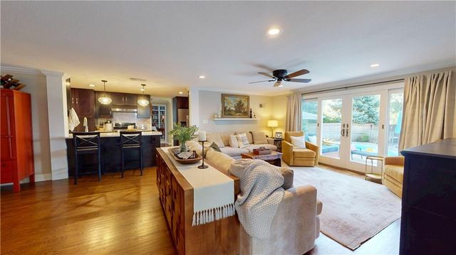 4432 Tomahawk Road, Prairie Village, KS 66208