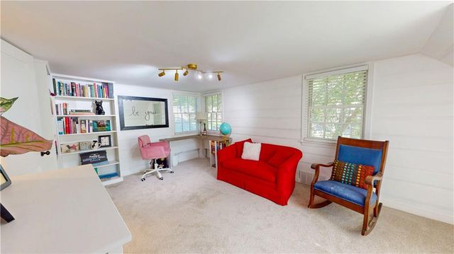 4432 Tomahawk Road, Prairie Village, KS 66208