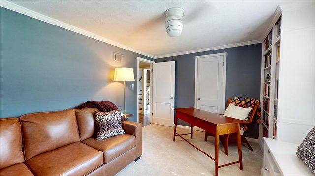 4432 Tomahawk Road, Prairie Village, KS 66208