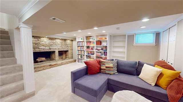4432 Tomahawk Road, Prairie Village, KS 66208