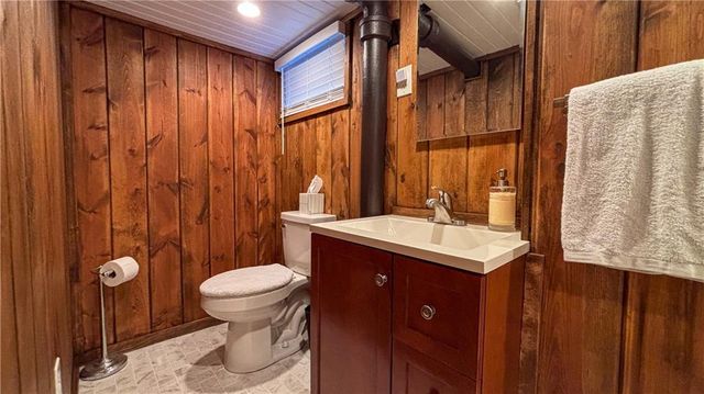 4432 Tomahawk Road, Prairie Village, KS 66208