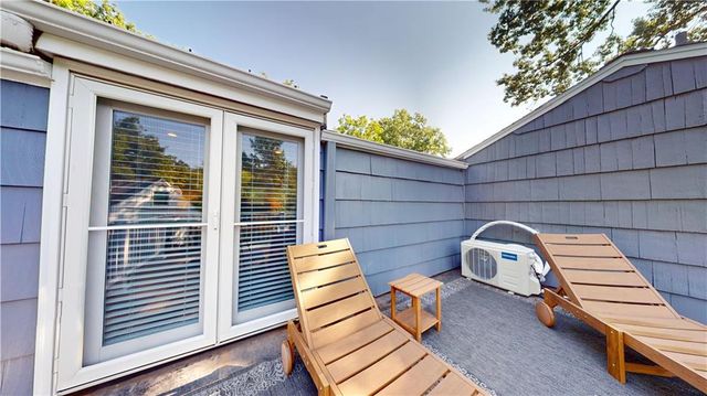 4432 Tomahawk Road, Prairie Village, KS 66208