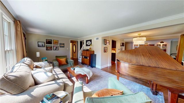 4432 Tomahawk Road, Prairie Village, KS 66208