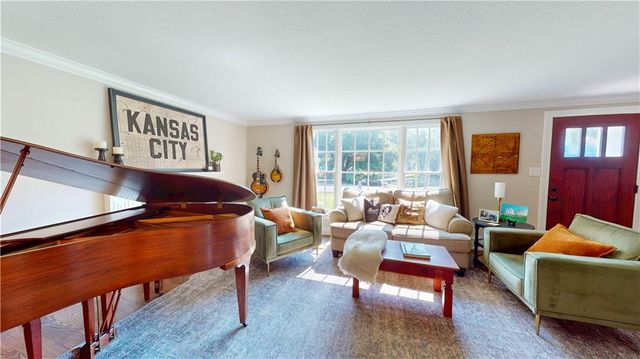 4432 Tomahawk Road, Prairie Village, KS 66208