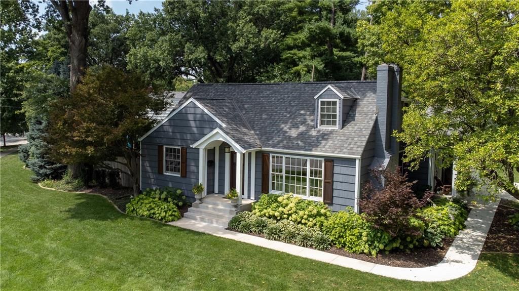 4432 Tomahawk Road, Prairie Village, KS 66208