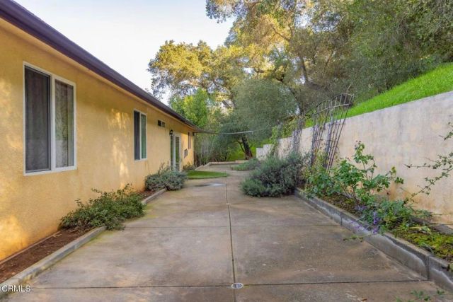 11966 N Ventura Avenue, Ojai, CA 93023