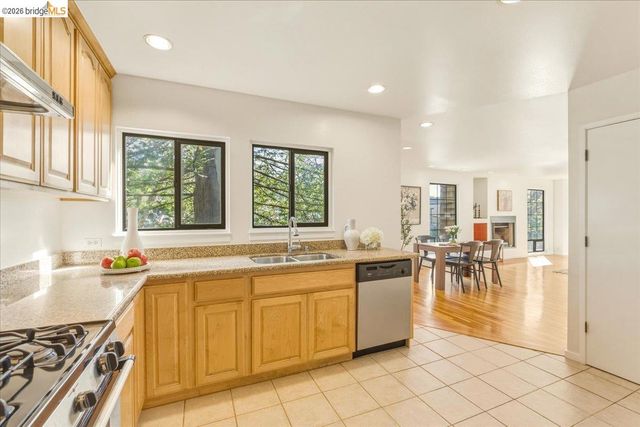 1408 Henry St, Berkeley, CA 94709